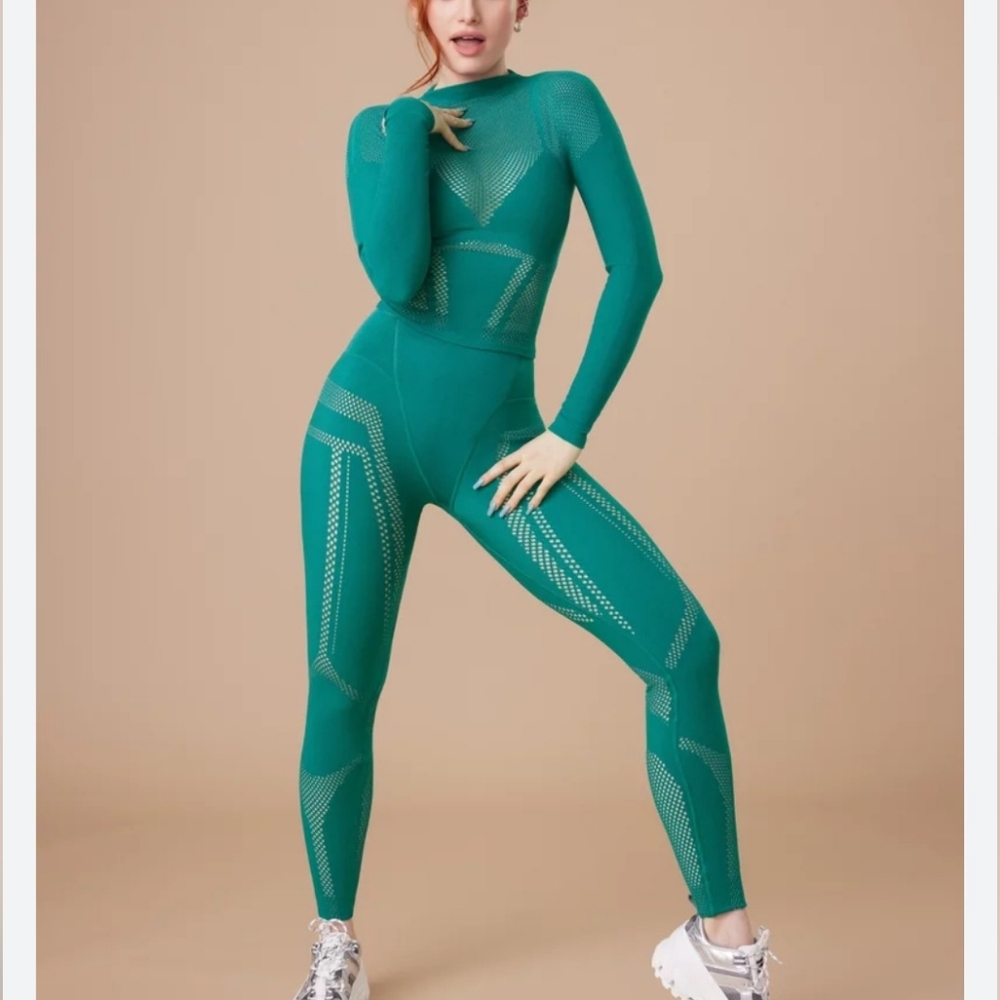 Madeline Petsch X Fabletics Top And Bottem Never Wonr